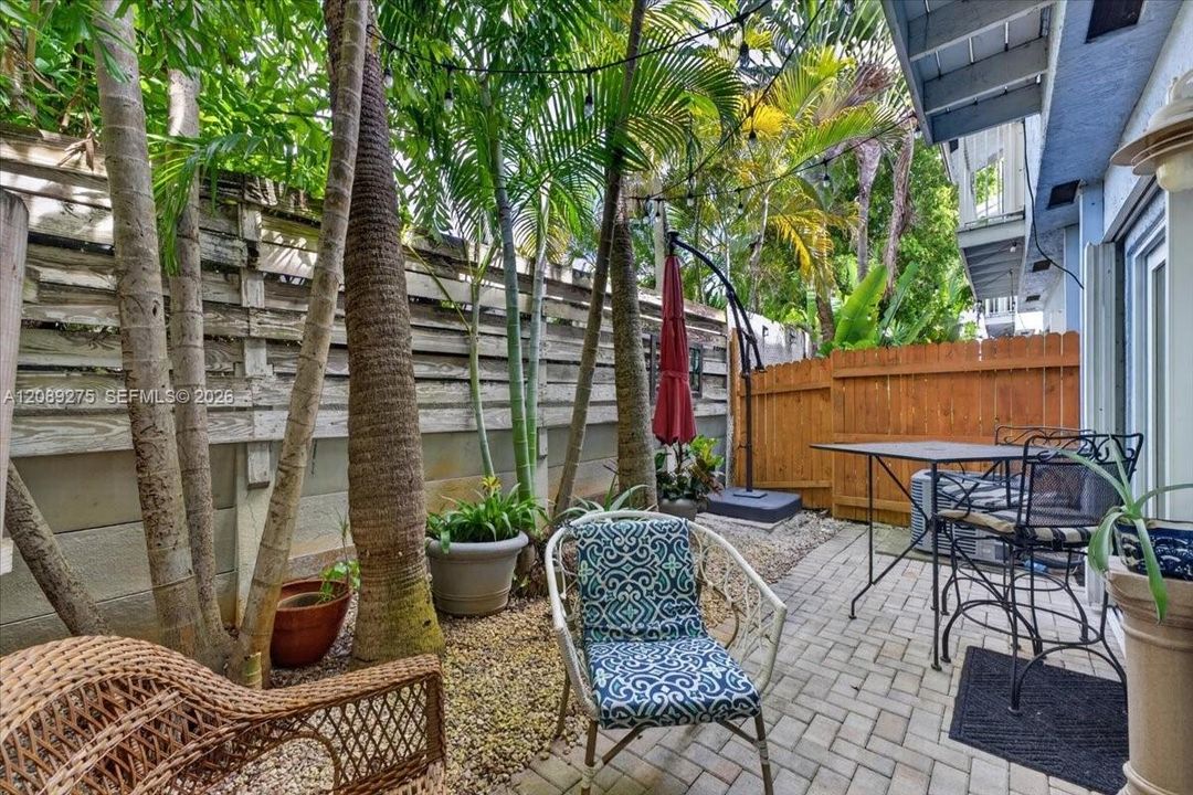 For Sale: $559,900 (2 beds, 2 baths, 1760 Square Feet)