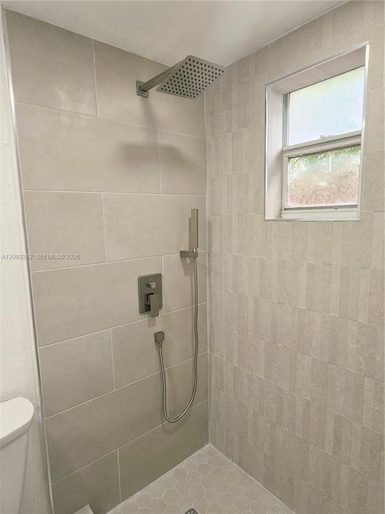 В аренду: $1,850 (1 спален, 1 ванн, 675 Квадратных фут)