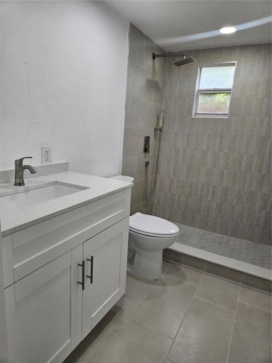 В аренду: $1,850 (1 спален, 1 ванн, 675 Квадратных фут)