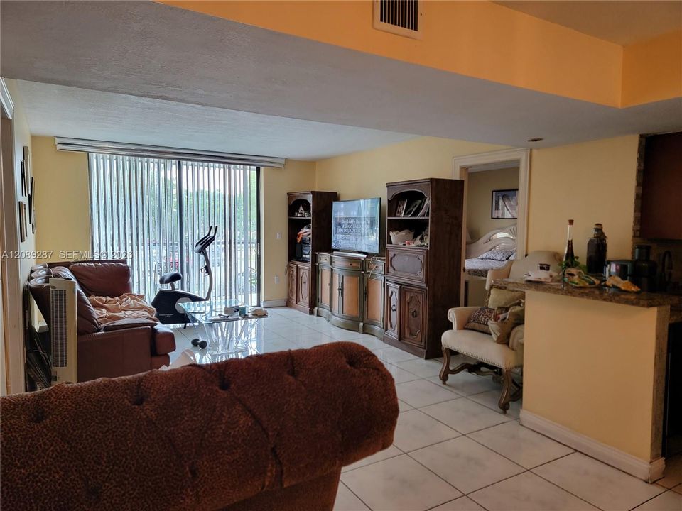 En Venta: $130,000 (2 camas, 2 baños, 1085 Pies cuadrados)