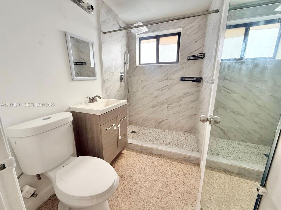 For Rent: $2,500 (1 beds, 1 baths, 850 Square Feet)