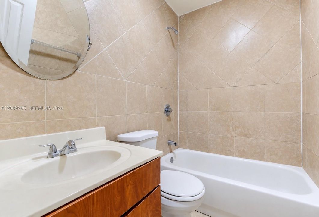 En Venta: $725,000 (0 camas, 0 baños, 2708 Pies cuadrados)