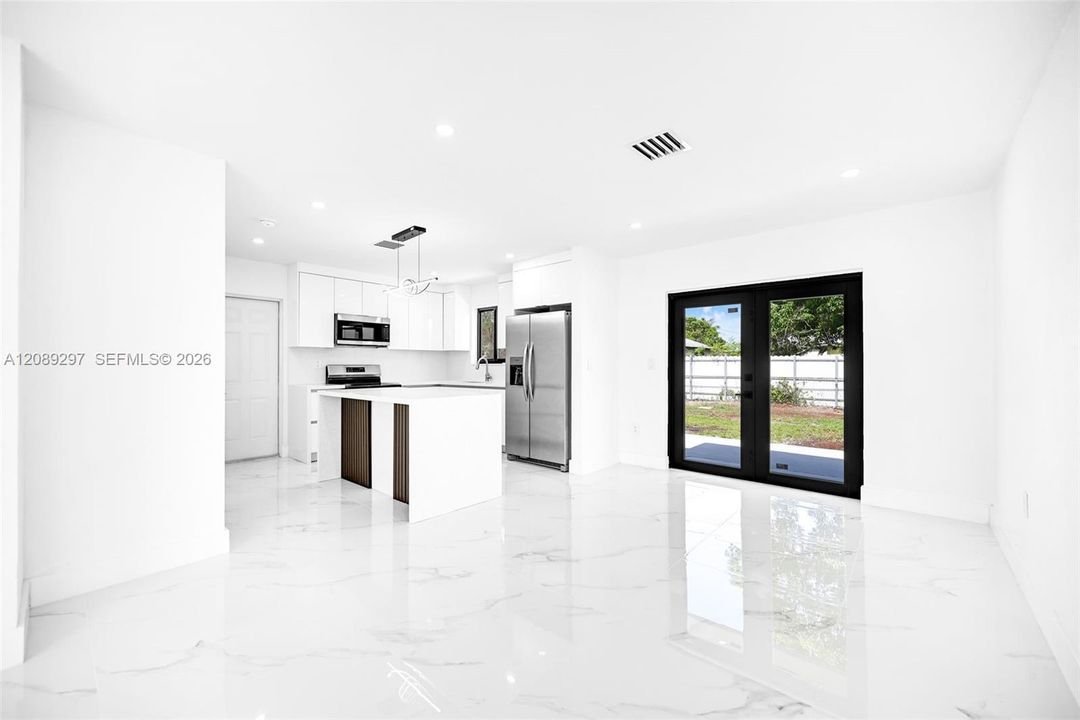 For Sale: $589,000 (4 beds, 2 baths, 1270 Square Feet)