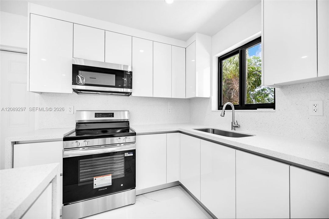 For Sale: $589,000 (4 beds, 2 baths, 1270 Square Feet)