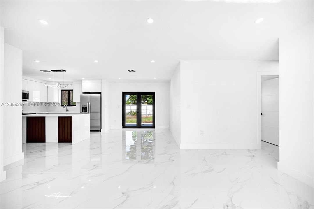 For Sale: $589,000 (4 beds, 2 baths, 1270 Square Feet)