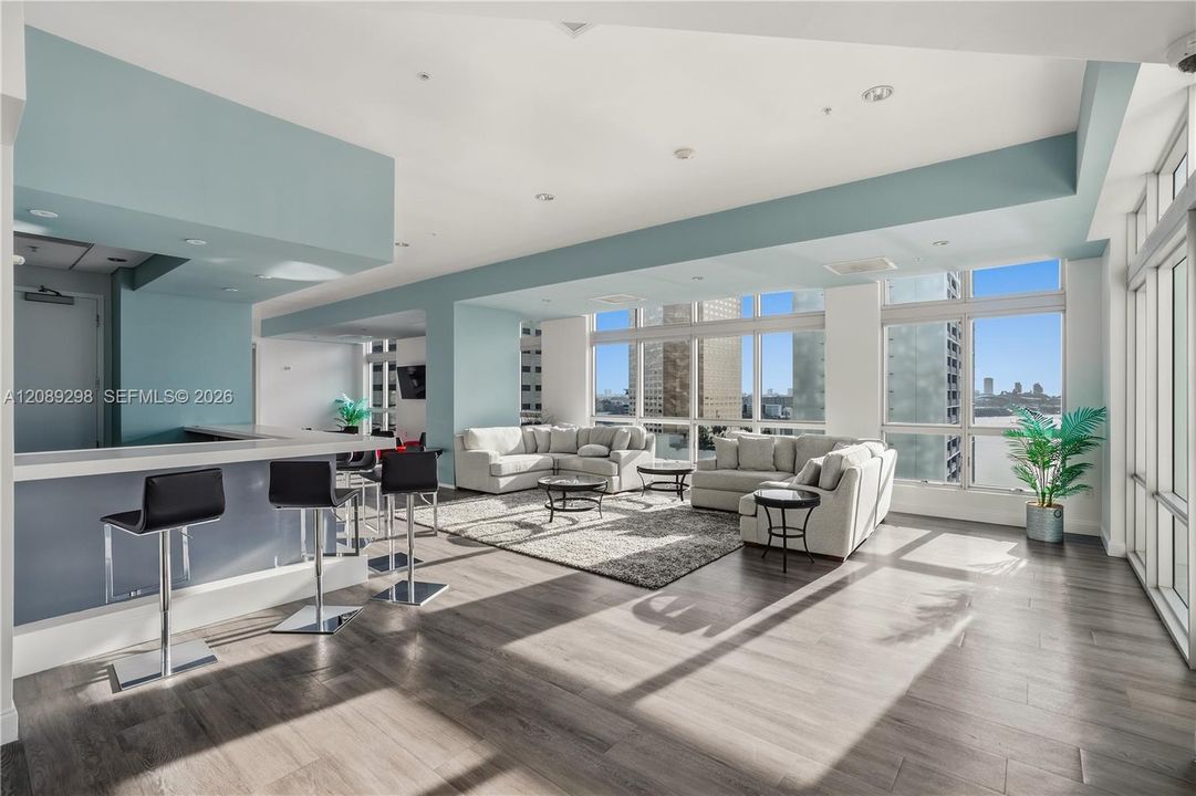 На продажу: $359,900 (1 спален, 1 ванн, 539 Квадратных фут)