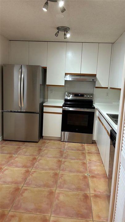В аренду: $2,295 (2 спален, 1 ванн, 738 Квадратных фут)