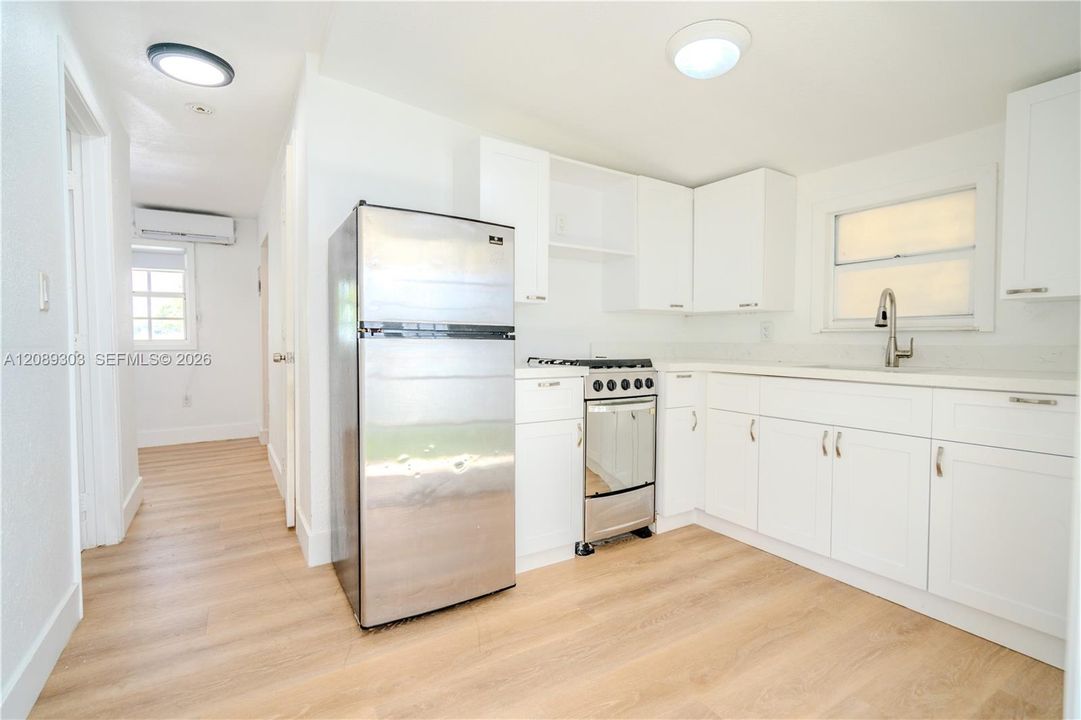 В аренду: $1,700 (1 спален, 1 ванн, 500 Квадратных фут)