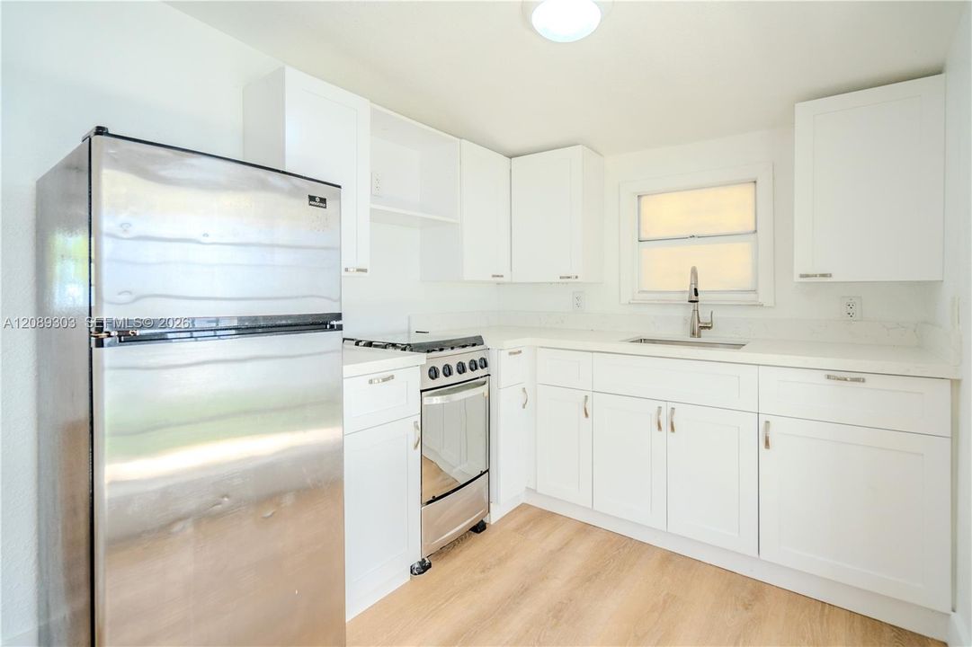 В аренду: $1,700 (1 спален, 1 ванн, 500 Квадратных фут)
