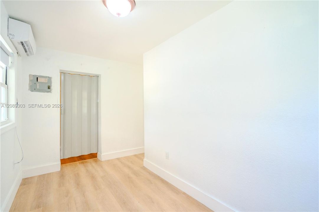 В аренду: $1,700 (1 спален, 1 ванн, 500 Квадратных фут)