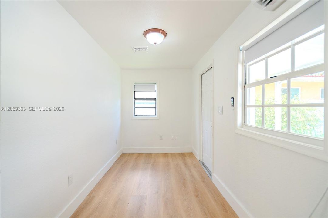 В аренду: $1,700 (1 спален, 1 ванн, 500 Квадратных фут)