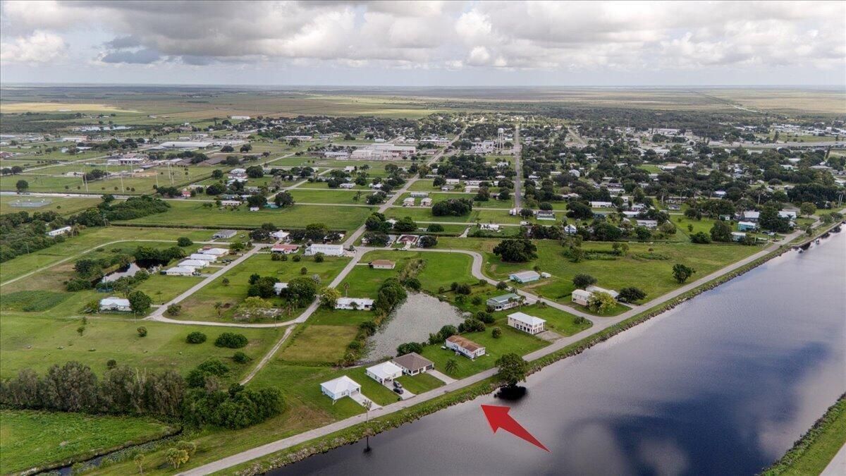 71-908 Riverside Dr Moore Haven (71)