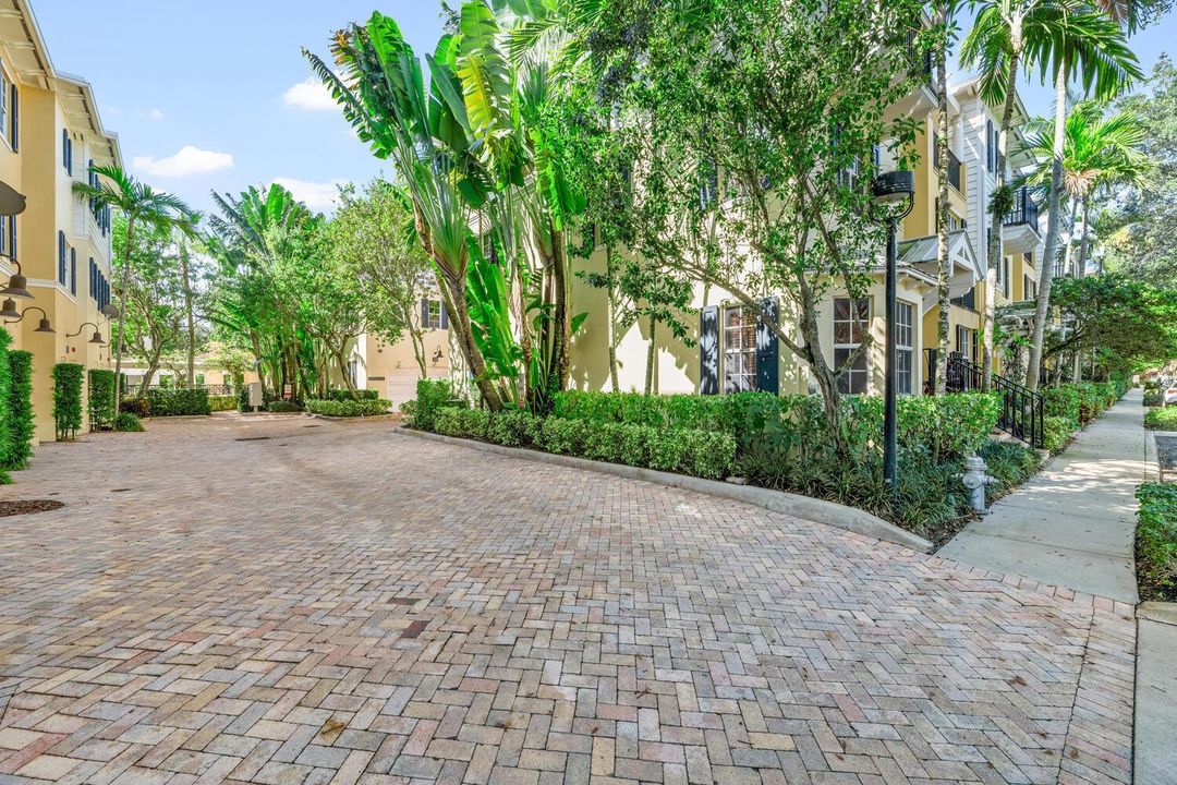 310 Tuxedo Ln West Palm Beach-large-048-