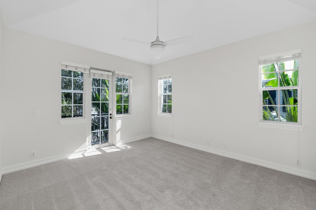 310 Tuxedo Ln West Palm Beach-large-026-