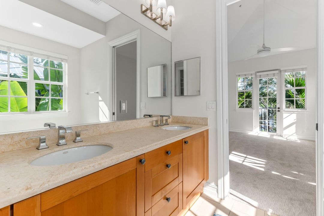310 Tuxedo Ln West Palm Beach-large-035-