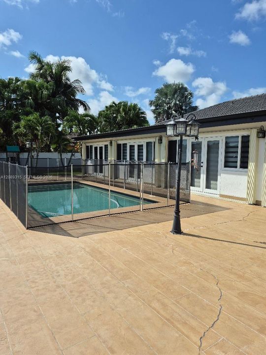 For Sale: $1,150,000 (5 beds, 2 baths, 2158 Square Feet)