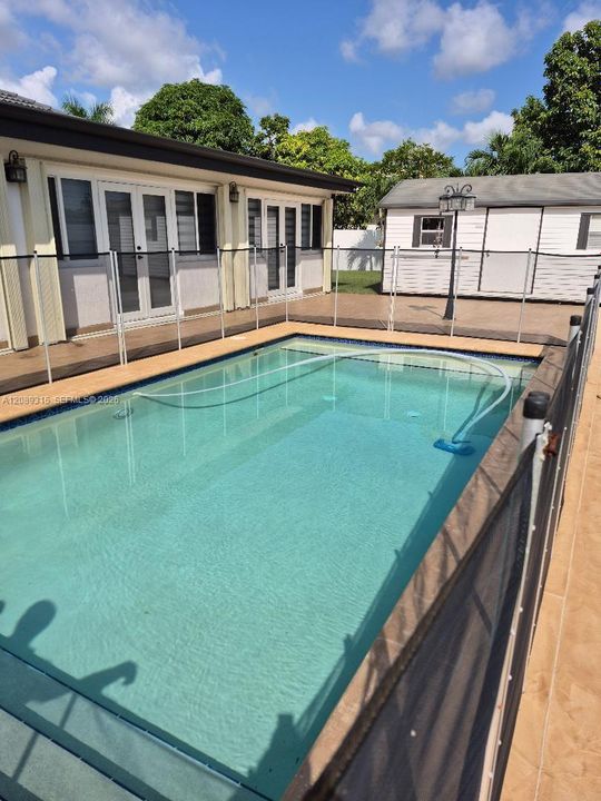 For Sale: $1,150,000 (5 beds, 2 baths, 2158 Square Feet)