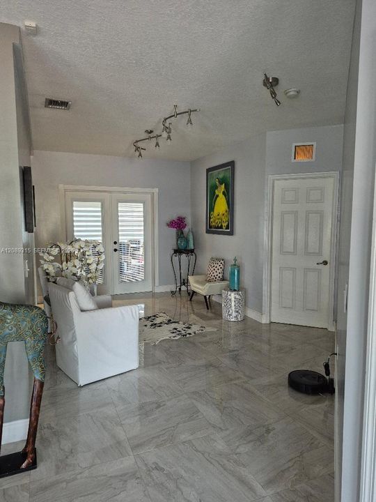 For Sale: $1,150,000 (5 beds, 2 baths, 2158 Square Feet)