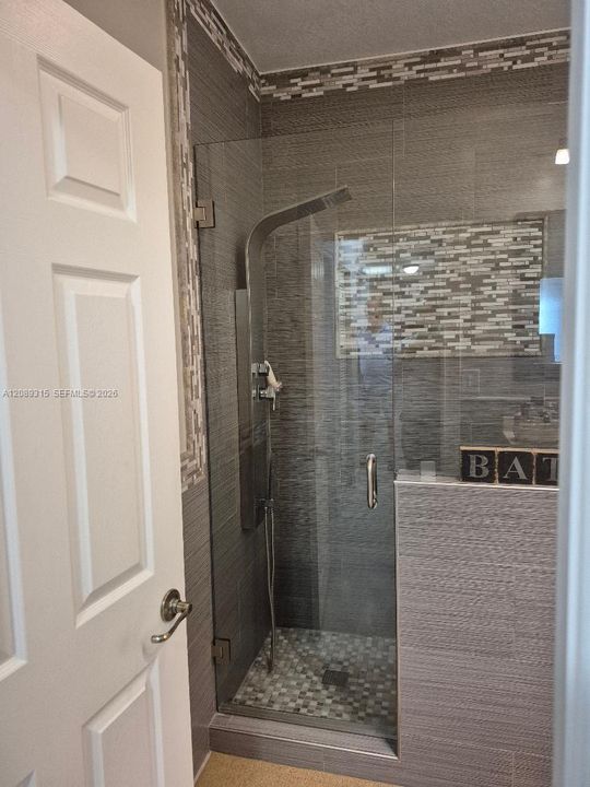 For Sale: $1,150,000 (5 beds, 2 baths, 2158 Square Feet)
