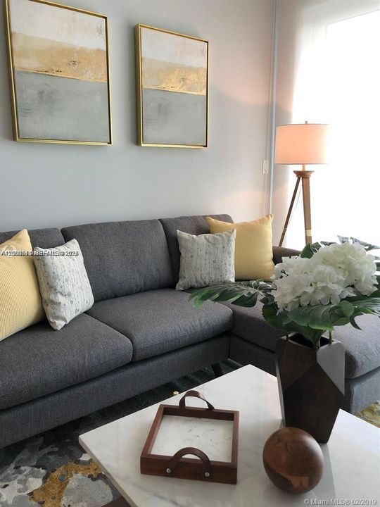 For Rent: $2,600 (1 beds, 1 baths, 560 Square Feet)
