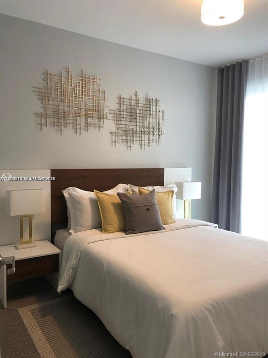 For Rent: $2,600 (1 beds, 1 baths, 560 Square Feet)