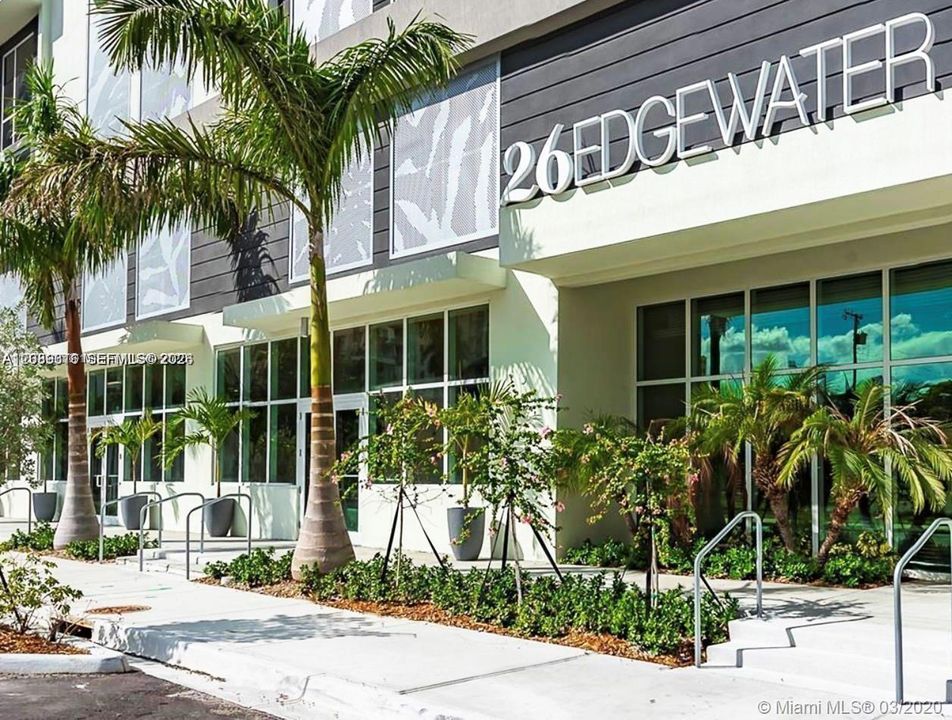 For Rent: $2,600 (1 beds, 1 baths, 560 Square Feet)