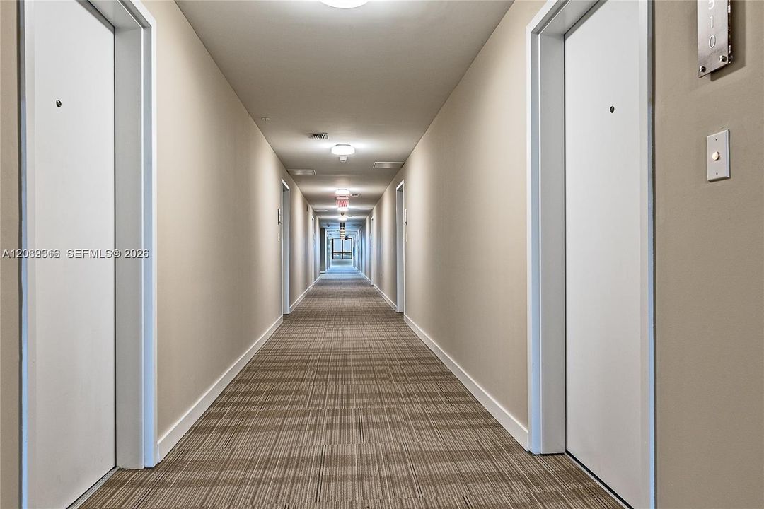 For Rent: $2,600 (1 beds, 1 baths, 560 Square Feet)
