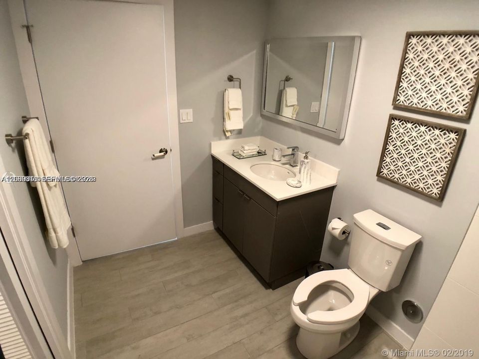 For Rent: $2,600 (1 beds, 1 baths, 560 Square Feet)