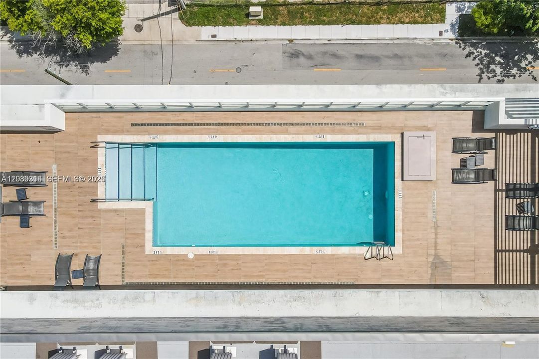 For Rent: $2,600 (1 beds, 1 baths, 560 Square Feet)
