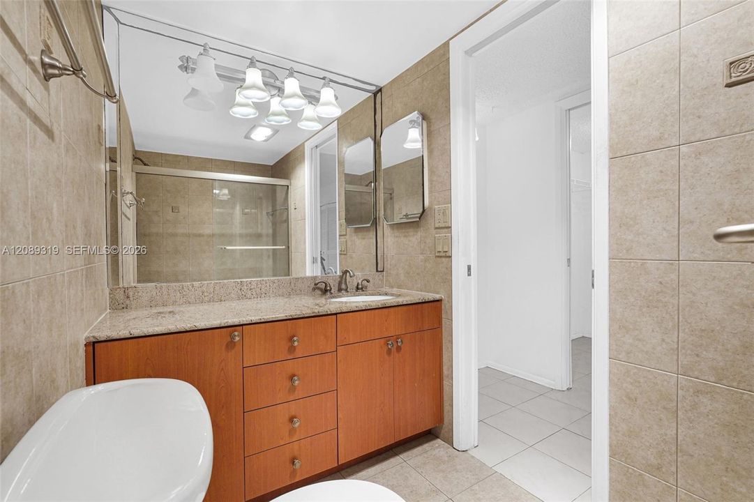 En Venta: $175,900 (2 camas, 2 baños, 1064 Pies cuadrados)