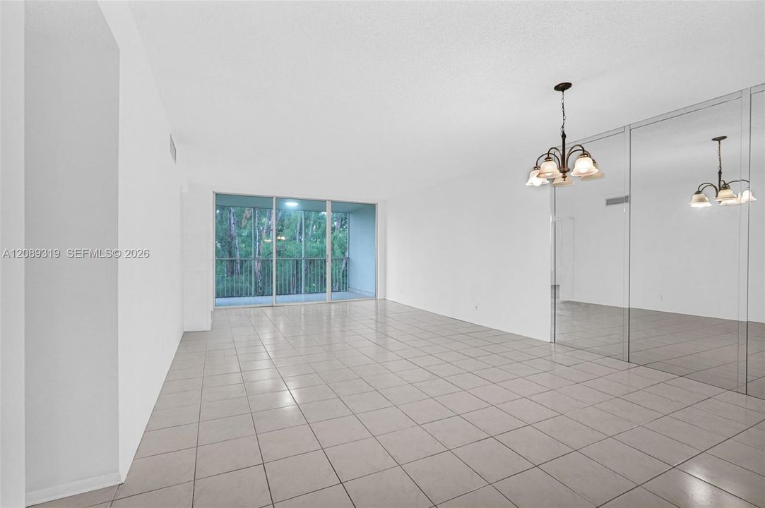 En Venta: $175,900 (2 camas, 2 baños, 1064 Pies cuadrados)