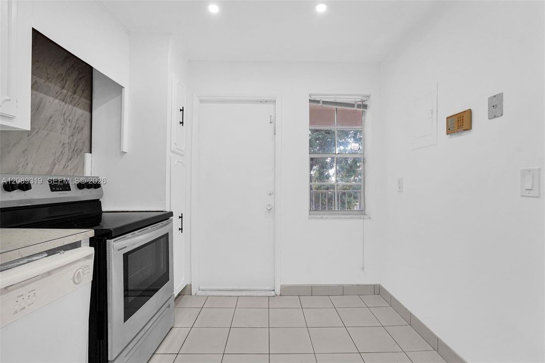 En Venta: $175,900 (2 camas, 2 baños, 1064 Pies cuadrados)