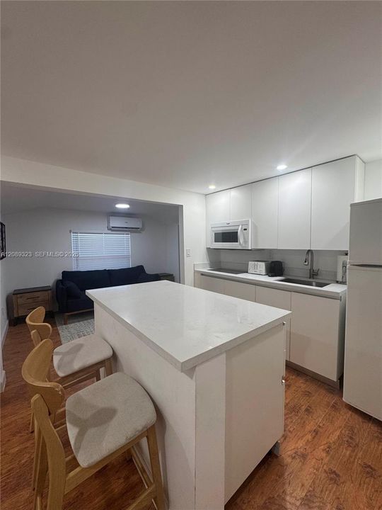 En Venta: $580,000 (3 camas, 2 baños, 1032 Pies cuadrados)