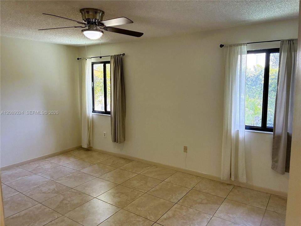For Rent: $2,800 (2 beds, 2 baths, 972 Square Feet)