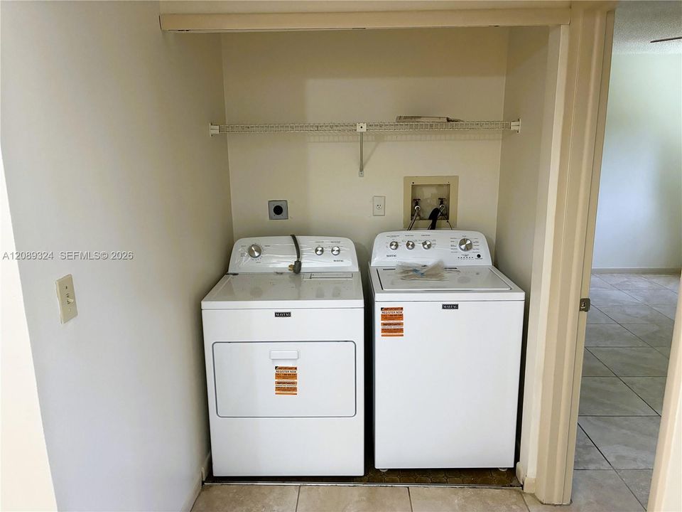 For Rent: $2,800 (2 beds, 2 baths, 972 Square Feet)