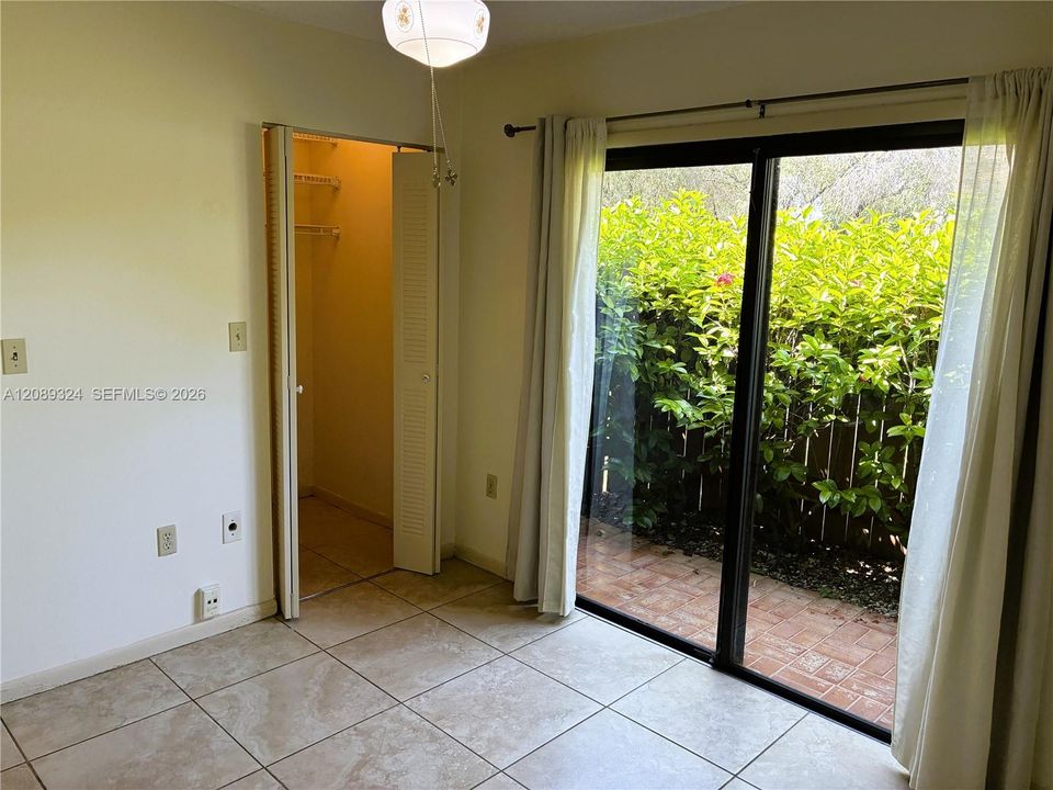 For Rent: $2,800 (2 beds, 2 baths, 972 Square Feet)