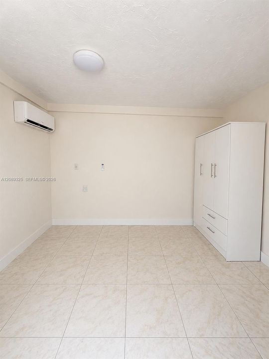 En Renta: $1,350 (0 camas, 1 baños, 0 Pies cuadrados)