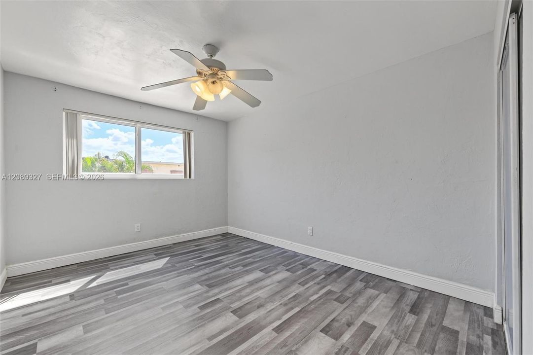 For Sale: $550,000 (3 beds, 2 baths, 1606 Square Feet)