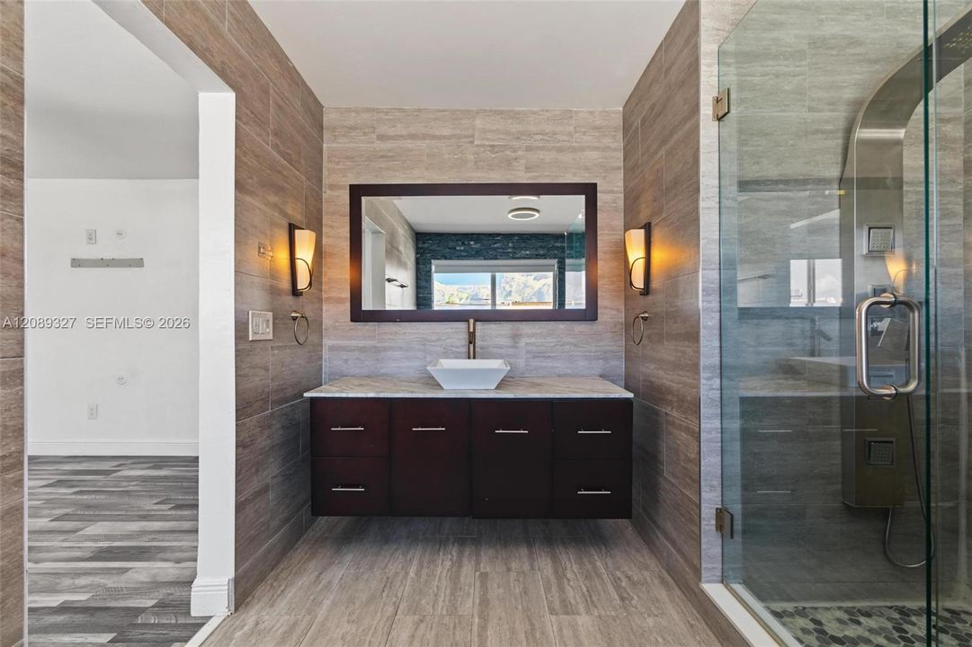 For Sale: $550,000 (3 beds, 2 baths, 1606 Square Feet)