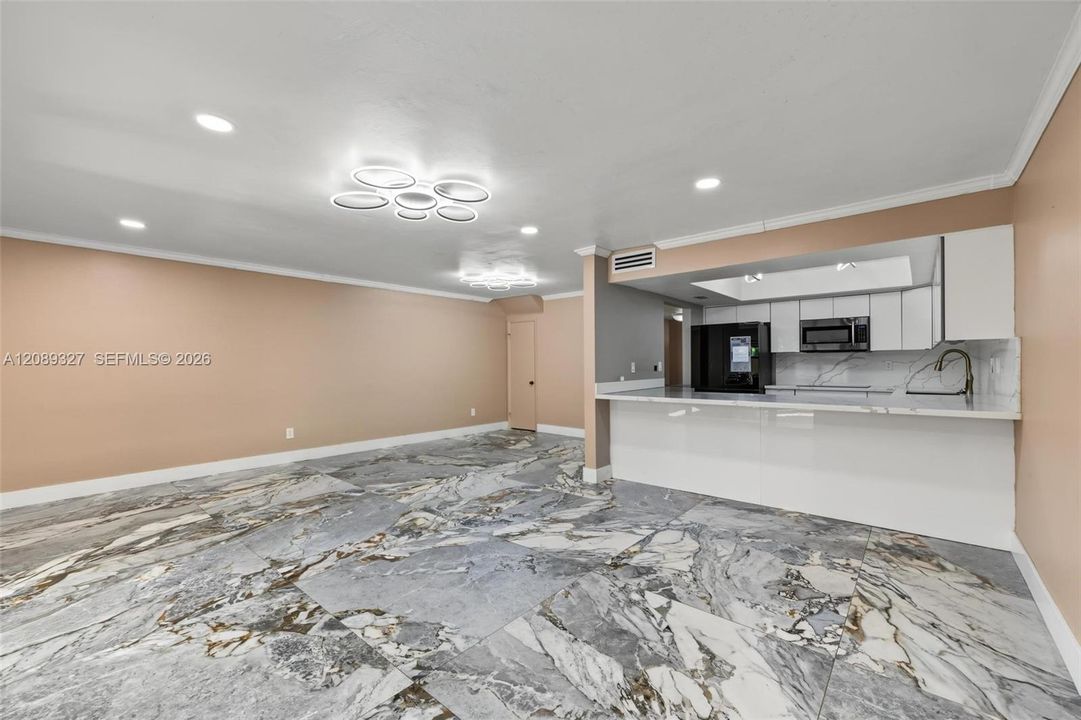 For Sale: $550,000 (3 beds, 2 baths, 1606 Square Feet)