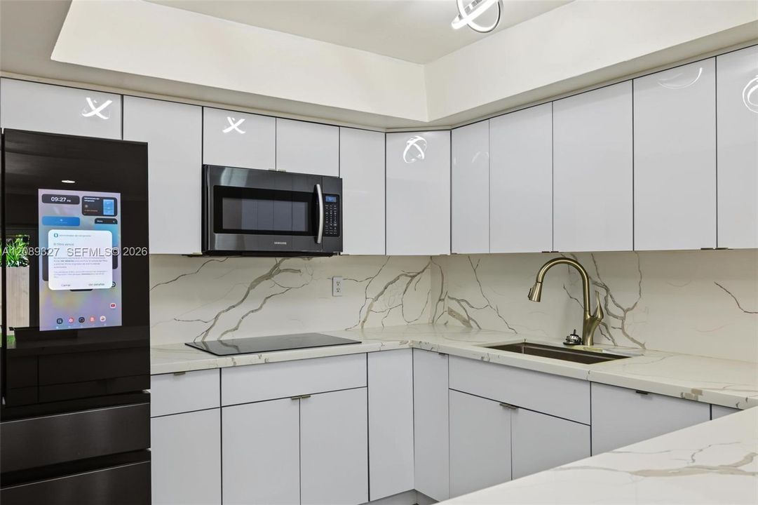 For Sale: $550,000 (3 beds, 2 baths, 1606 Square Feet)
