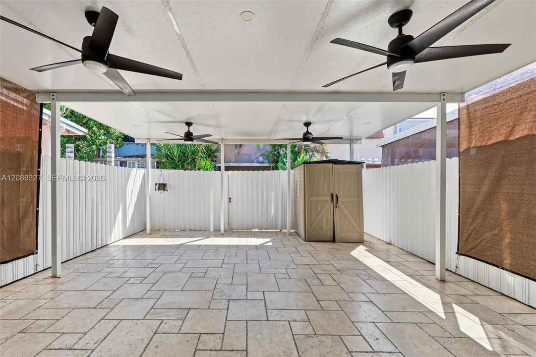 For Sale: $550,000 (3 beds, 2 baths, 1606 Square Feet)