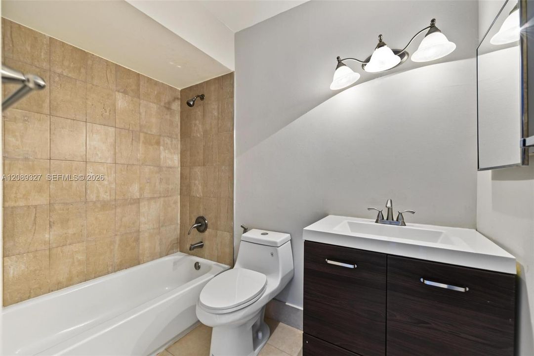 For Sale: $550,000 (3 beds, 2 baths, 1606 Square Feet)