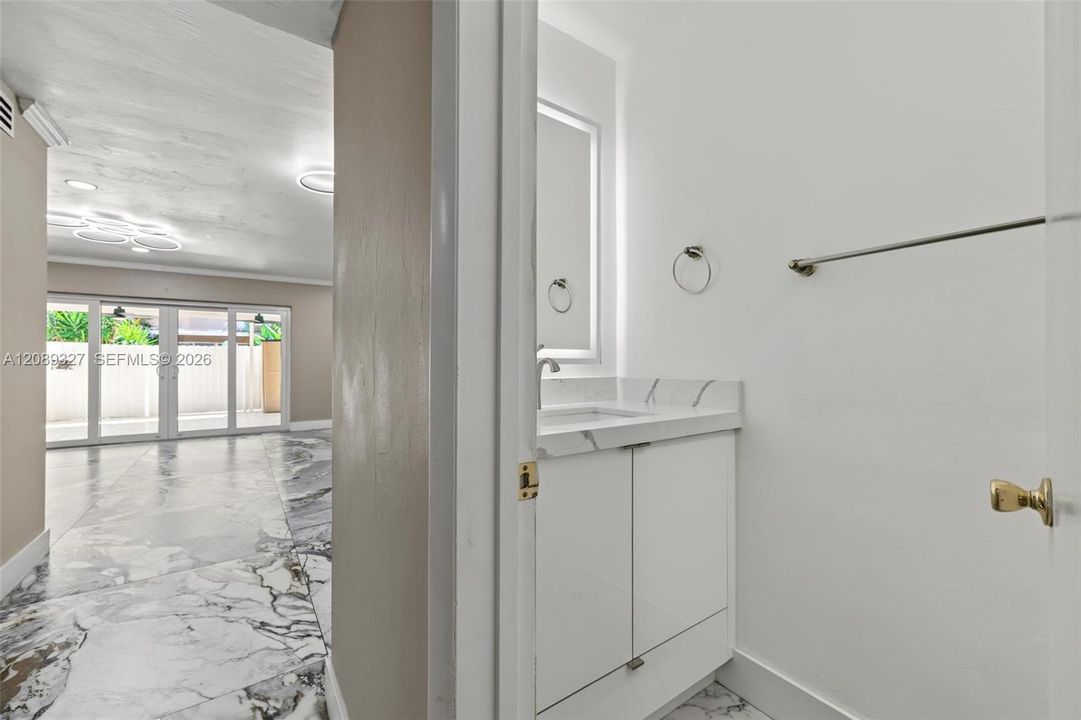 For Sale: $550,000 (3 beds, 2 baths, 1606 Square Feet)