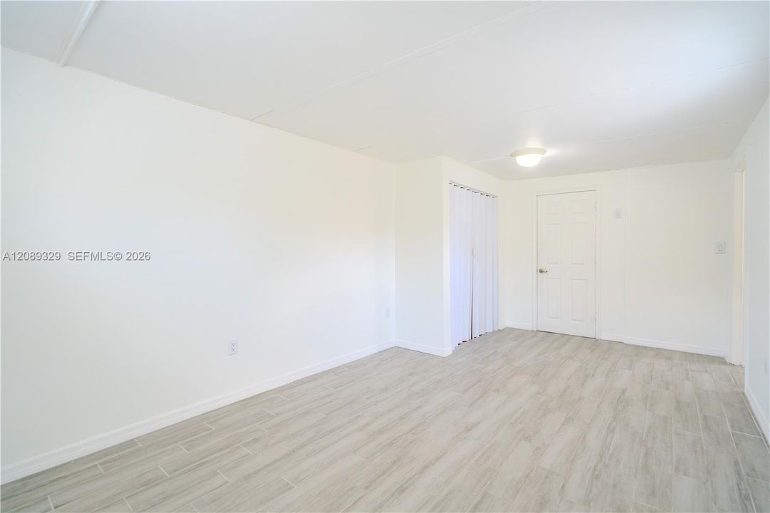 For Rent: $1,550 (0 beds, 1 baths, 1636 Square Feet)