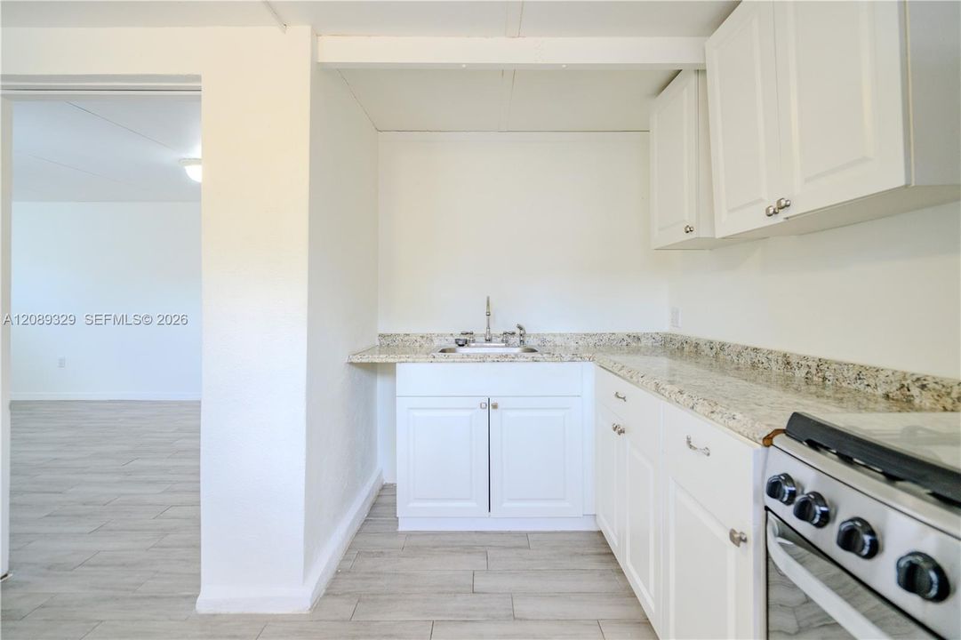 For Rent: $1,550 (0 beds, 1 baths, 1636 Square Feet)