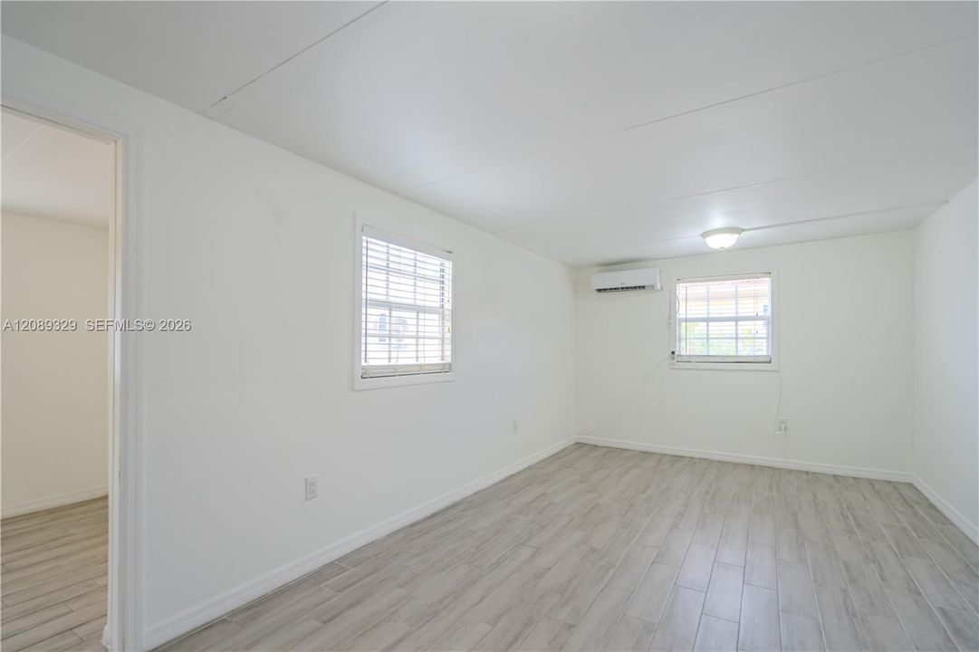 For Rent: $1,550 (0 beds, 1 baths, 1636 Square Feet)