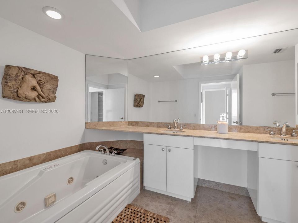 В аренду: $7,200 (2 спален, 2 ванн, 1380 Квадратных фут)
