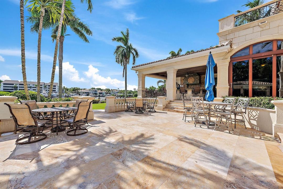 2330 Seven Oaks Ln-19