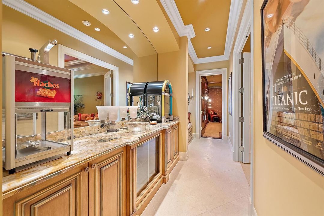 2330 Seven Oaks Ln-95